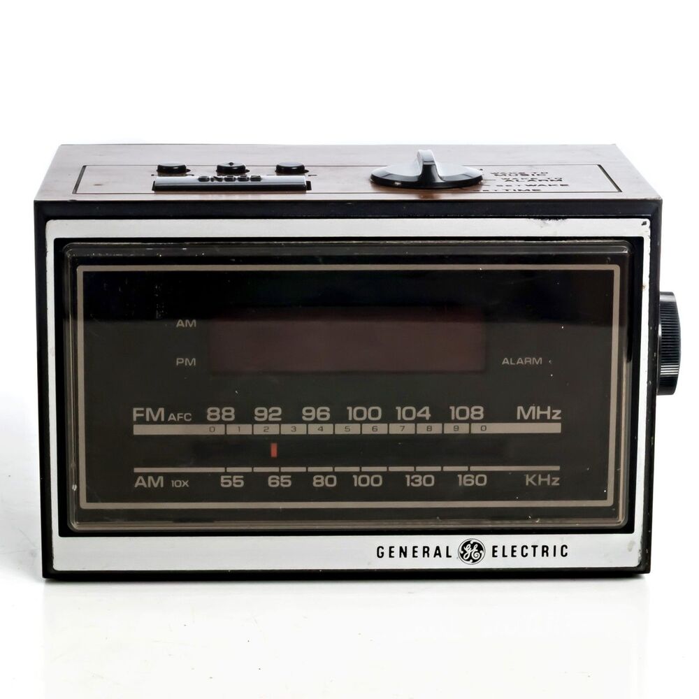 GE General Electric Vintage Alarm Clock Radio AM/FM Model 7-4620F Tested Working